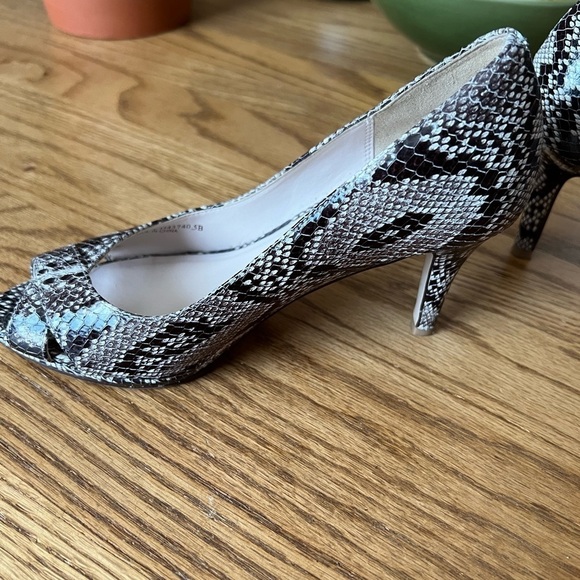 Cole Haan Shoes Women's 5 Roccia Skin  Faux Jacinda Toe Heels - Picture 8 of 8